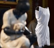 Dizainierio Azzedine'o Alaia &bdquo;mink&scaron;tosios skulptūros&ldquo;