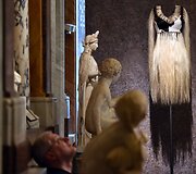Dizainierio Azzedine'o Alaia &bdquo;mink&scaron;tosios skulptūros&ldquo;