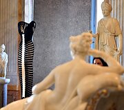 Dizainierio Azzedine'o Alaia &bdquo;mink&scaron;tosios skulptūros&ldquo;