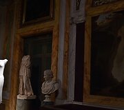 Dizainierio Azzedine'o Alaia &bdquo;mink&scaron;tosios skulptūros&ldquo;