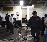 Policininkai valo kraują i&scaron; are&scaron;tinės, kurioje nu&scaron;auti trys &bdquo;Mara Salvatrucha&ldquo; gaujos nariai