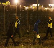 Migrantai Prancūzijoje mėgina pasiekti Didžiąją Britaniją per Eurotunelį