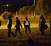Migrantai Prancūzijoje mėgina pasiekti Didžiąją Britaniją per Eurotunelį