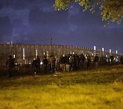 Migrantai Prancūzijoje mėgina pasiekti Didžiąją Britaniją per Eurotunelį