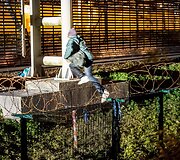 Migrantai Prancūzijoje mėgina pasiekti Didžiąją Britaniją per Eurotunelį