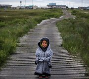 Į kameros objektyvą žvelgiantys vaikai i&scaron; viso pasaulio