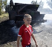 Į kameros objektyvą žvelgiantys vaikai i&scaron; viso pasaulio