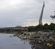 Rio de Žaneiro paplūdimiai su krūvomis &scaron;iuk&scaron;lių