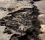 Peru policija naikina nelegalias aukso kasyklas