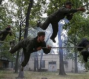 Ukrainos ultranacionalistų savanorių pulko &bdquo;Azov&ldquo; karių rungtynės