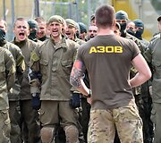 Ukrainos ultranacionalistų savanorių pulko &bdquo;Azov&ldquo; karių rungtynės