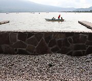 Nugai&scaron;usios žuvys Meksikoje Kachititlano ežere