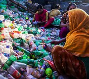 Perdirbimo gamyklos Banglade&scaron;e darbuotojos