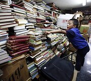 Jose Alberto Gutierrezo sukauptos knygos bibliotekoje