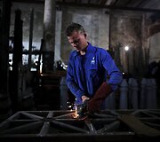 Jorge Fajardo dirba suvirintoju gamykloje