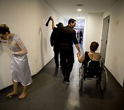 Tango invalido vežimėlyje &scaron;okanti Gabriela Fernanda Torres