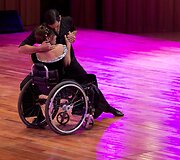 Tango invalido vežimėlyje &scaron;okanti Gabriela Fernanda Torres