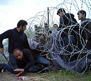 Migrantai lenda pro sieną į Vengriją
