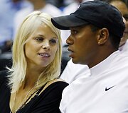 Tigeris Woodsas skandalingai i&scaron;davė savo žmoną Elin Nordegren su de&scaron;imtimis moterų 