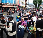 Venesuela uždarė sieną su Kolumbija