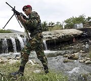 Venesuela uždarė sieną su Kolumbija