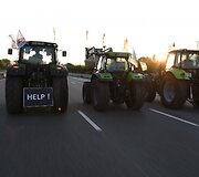 Prancūzijos ūkininkai vyksta į sostinę planuodami ten surengti blokadą