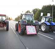 Prancūzijos ūkininkai vyksta į sostinę planuodami ten surengti blokadą