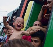 Migrantai lipa į traukinį Budape&scaron;te