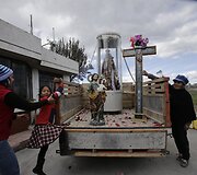 Ekvadoriečiai meldžiasi, kad dievas nuramintų i&scaron;siveržusį Kotopachio ugnikalnį