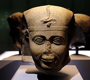 Archeologinė rastų nuskendusių meno vertybių prie Egipto paroda Paryžiuje