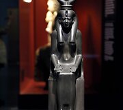 Archeologinė rastų nuskendusių meno vertybių prie Egipto paroda Paryžiuje