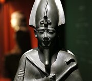 Archeologinė rastų nuskendusių meno vertybių prie Egipto paroda Paryžiuje