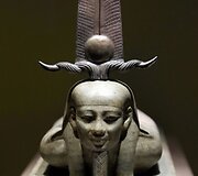 Archeologinė rastų nuskendusių meno vertybių prie Egipto paroda Paryžiuje