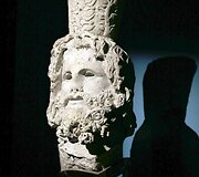 Archeologinė rastų nuskendusių meno vertybių prie Egipto paroda Paryžiuje
