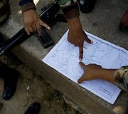 Peru pareigūnai džiunglėse ie&scaron;ko ir naikina slaptus narkotikų gabentojų kelius