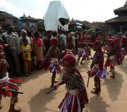 Nepalas mini pražūtingo žemės drebėjimo metines