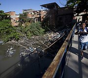 Nuotekomis ir &scaron;iuk&scaron;lėmis užter&scaron;tas Rio de Žaneiro vandenys