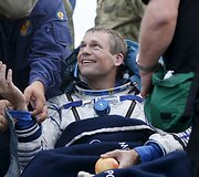 Kazachstane nusileido kapsulė su trimis astronautais.