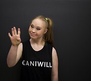 Niujorko mados savaitėje pasirodė modelis  Madeline Stuart, kuri serga dauno sindromu