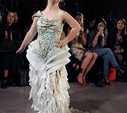 Niujorko mados savaitėje pasirodė modelis  Madeline Stuart, kuri serga dauno sindromu