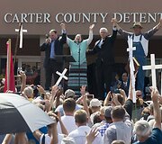 Kim Davis paleista i&scaron; are&scaron;tinės