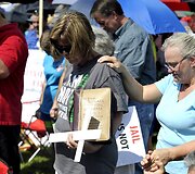Kim Davis paleista i&scaron; are&scaron;tinės