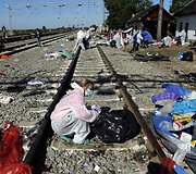 Savanoriai tvarko migrantų paliktas atliekas Kroatijoje