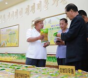&Scaron;iaurės Korėjoje yra kuo pasidžiaugti jos lyderiui Kim Jong Unui