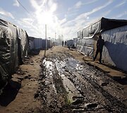 Migrantai &bdquo;Naujosiose džiunglėse&ldquo; &ndash; stovyklavietėje prie Kalė Prancūzijoje