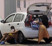 Prie Ekvadoro sostinės dega didžiuliai mi&scaron;ko plotai