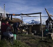 Maria Virginia Guanochanga Chulca su vyru nusprendė likti gyventi prie i&scaron;siveržusio ugnikalnio