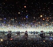Japonės menininkės Yayoi Kusama instaliacija Los Andžele