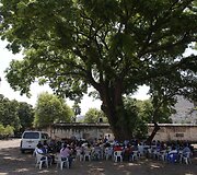 Meksikiečiai savaranki&scaron;kai ie&scaron;ko dingusių artimųjų