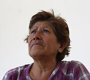 Maria del Carmen Arce Pineda su a&scaron;aromis akyse pasakoja apie be žinios dingusias dvi dukras